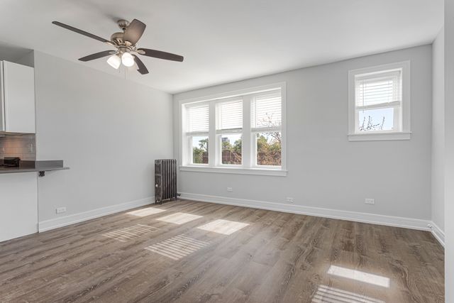 1521 W Sherwin Avenue 505, Chicago, IL 60626