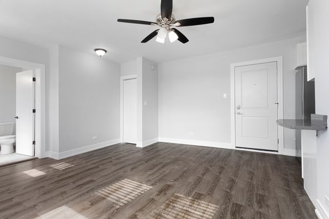 1521 W Sherwin Avenue 505, Chicago, IL 60626