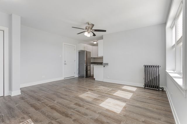 1521 W Sherwin Avenue 505, Chicago, IL 60626