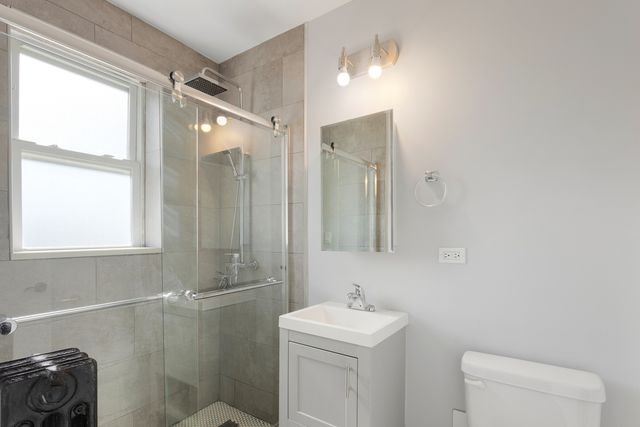 1521 W Sherwin Avenue 505, Chicago, IL 60626