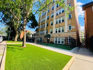 1521 W Sherwin Avenue 505, Chicago, IL 60626