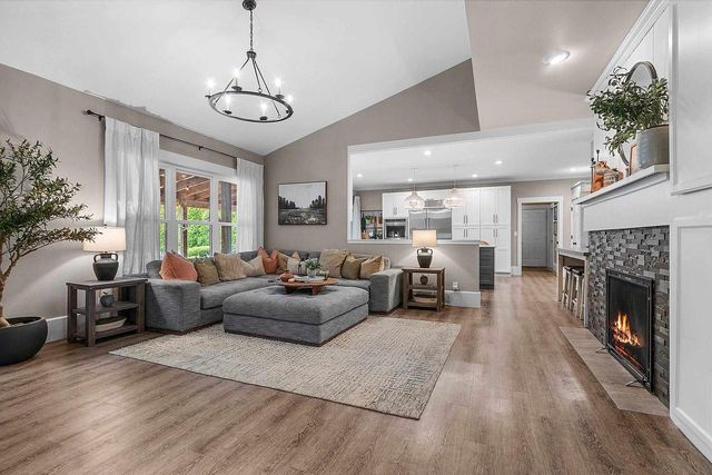 4570 CHOCTAW TRAIL, Green Bay, WI 54313
