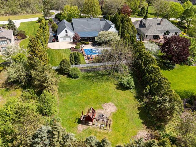 4570 CHOCTAW TRAIL, Green Bay, WI 54313