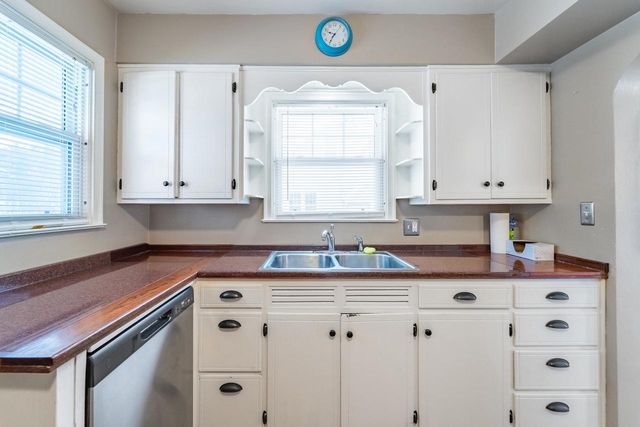 1006 STEWART AVENUE, Wausau, WI 54401