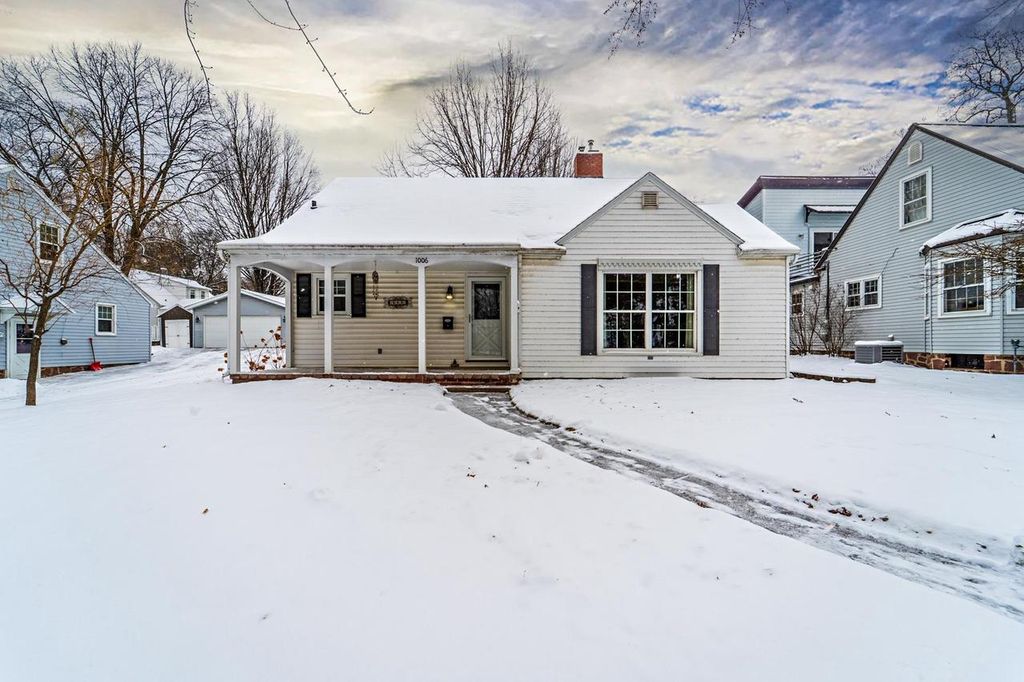 1006 STEWART AVENUE, Wausau, WI 54401