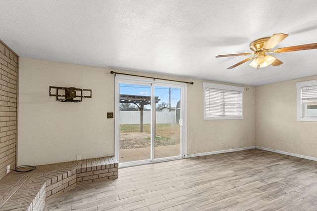 904 NW 11th St, Andrews, TX 79714