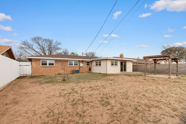 904 NW 11th St, Andrews, TX 79714