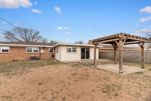 904 NW 11th St, Andrews, TX 79714