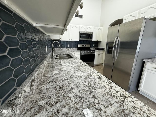14344 DESERT SHADOW Drive, Horizon City, TX 79928