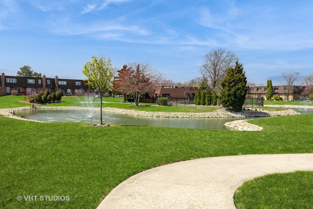 1450 Tanglewood Street 1B, Flossmoor, IL 60422