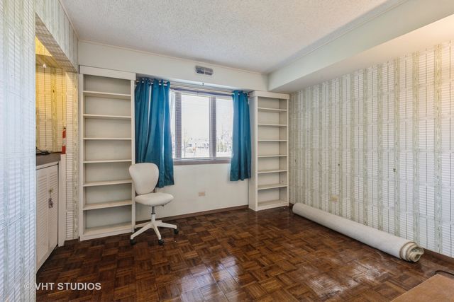 1450 Tanglewood Street 1B, Flossmoor, IL 60422