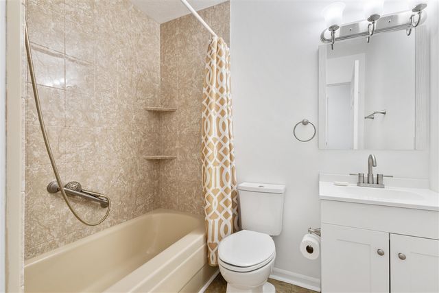 2649 Hickory Nut Lane, Kalamazoo, MI 49004