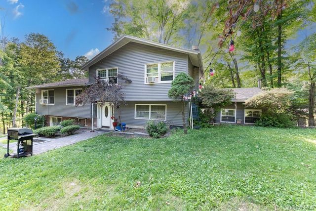 14 Englewood Terrace, Mahopac, NY 10541