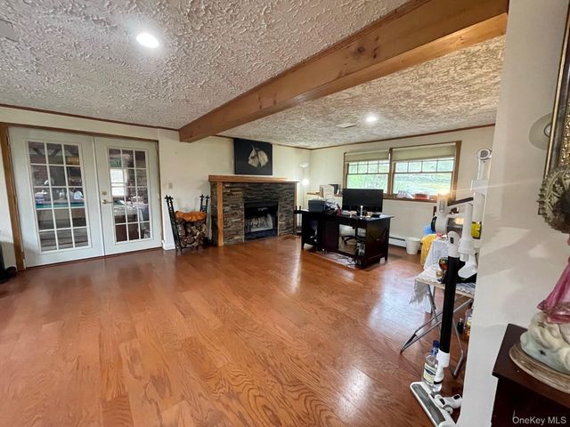 14 Englewood Terrace, Mahopac, NY 10541