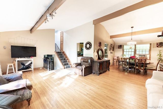 14 Englewood Terrace, Mahopac, NY 10541