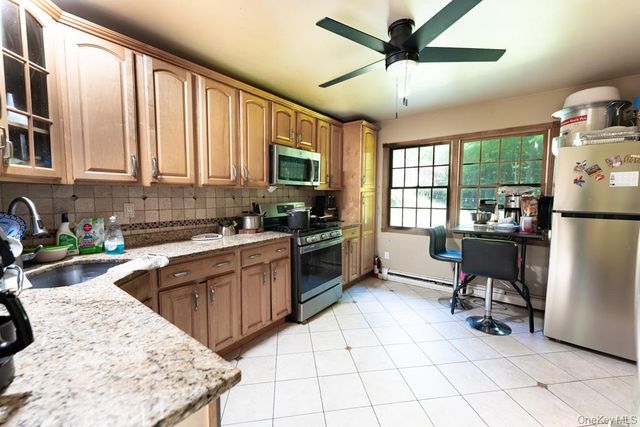 14 Englewood Terrace, Mahopac, NY 10541