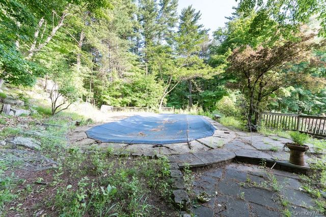 14 Englewood Terrace, Mahopac, NY 10541