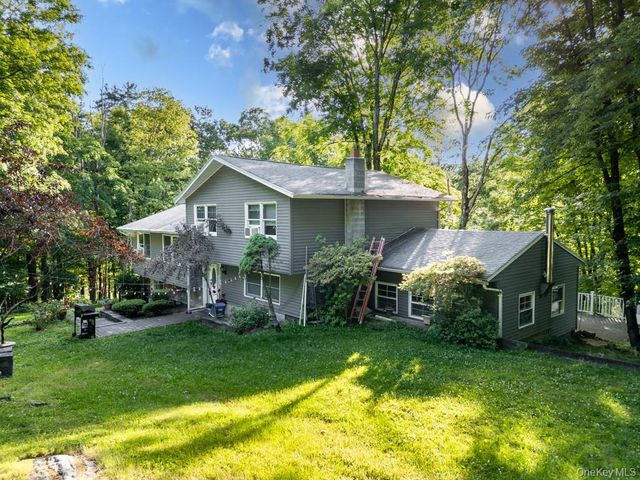 14 Englewood Terrace, Mahopac, NY 10541