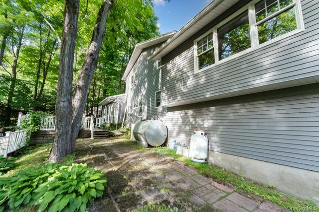 14 Englewood Terrace, Mahopac, NY 10541