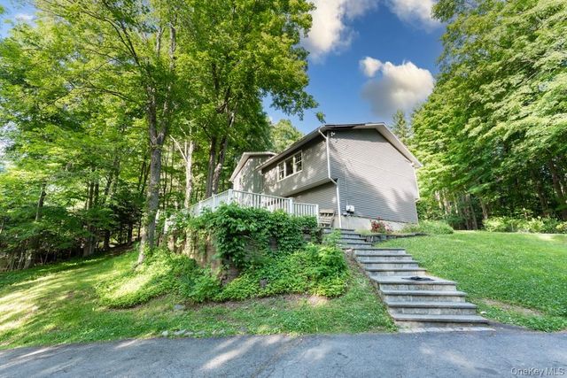 14 Englewood Terrace, Mahopac, NY 10541