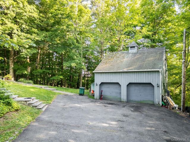 14 Englewood Terrace, Mahopac, NY 10541