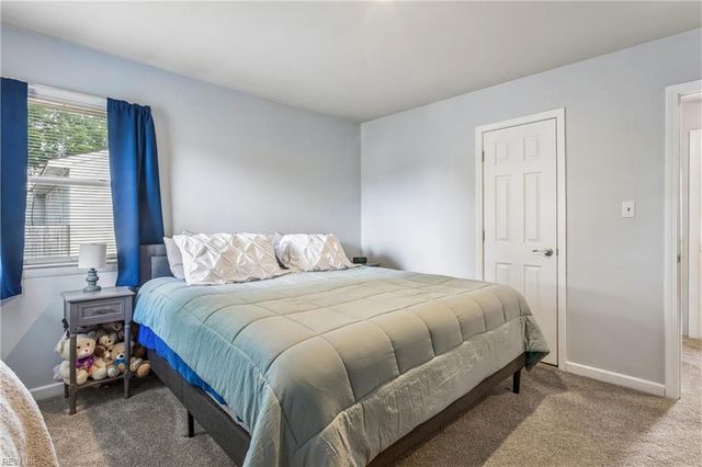 5014 Hazelwood RD, Hampton, VA 23605