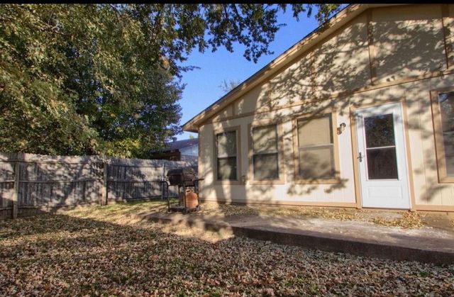 3109 Meadow Wood Lane, Bedford, TX 76021