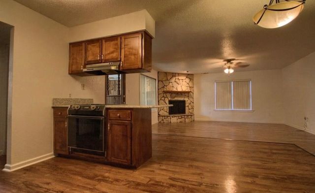 3109 Meadow Wood Lane, Bedford, TX 76021