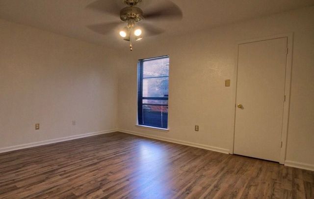 3109 Meadow Wood Lane, Bedford, TX 76021