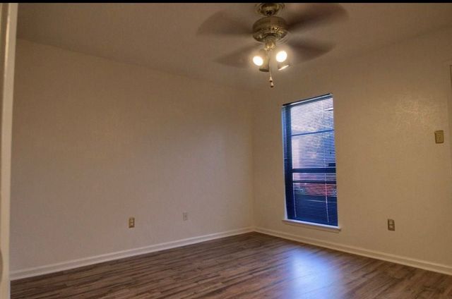 3109 Meadow Wood Lane, Bedford, TX 76021