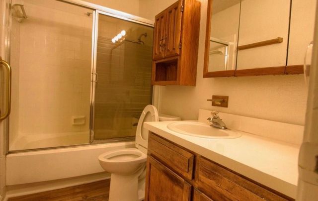 3109 Meadow Wood Lane, Bedford, TX 76021