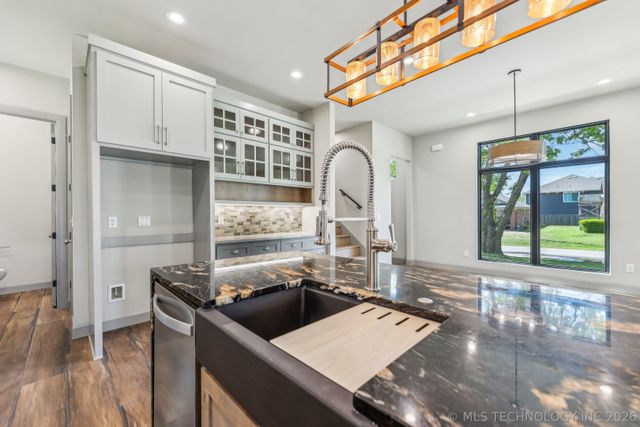 421 W Ft Worth Street, Broken Arrow, OK 74012