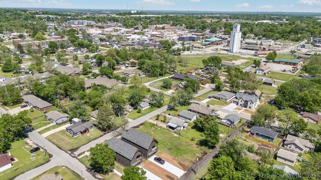 421 W Ft Worth Street, Broken Arrow, OK 74012