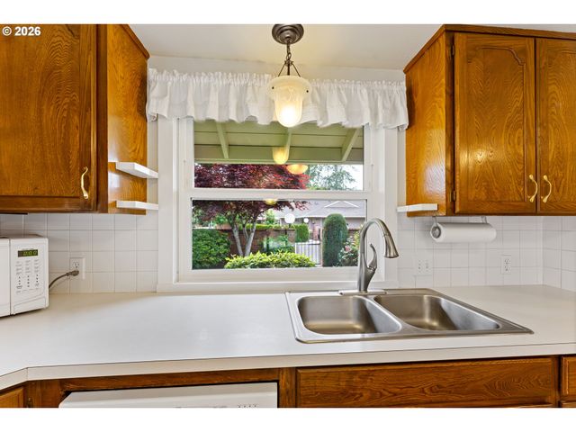 16780 Sw MATADOR Ln, Portland, OR 97224