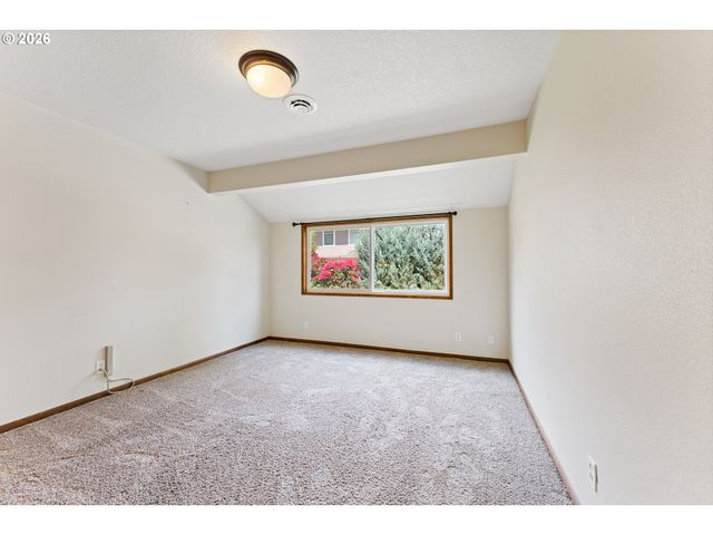 16780 Sw MATADOR Ln, Portland, OR 97224