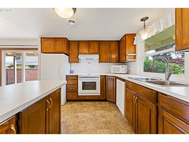 16780 Sw MATADOR Ln, Portland, OR 97224