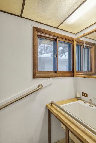 2202 Eastman Street, Rolling Meadows, IL 60008