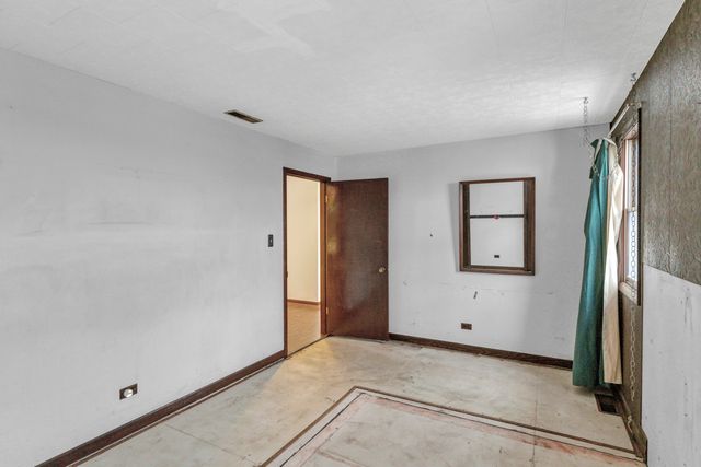 2202 Eastman Street, Rolling Meadows, IL 60008