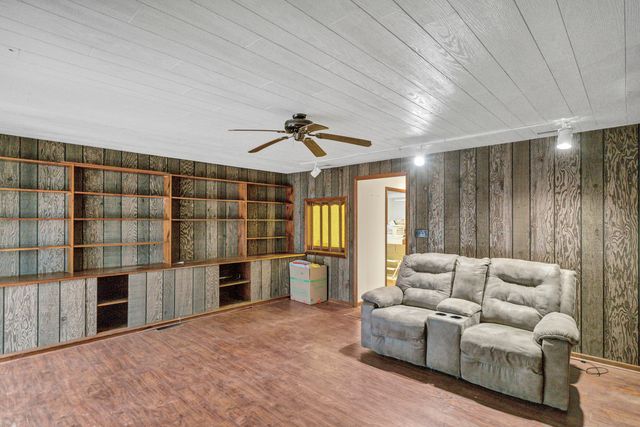 2202 Eastman Street, Rolling Meadows, IL 60008