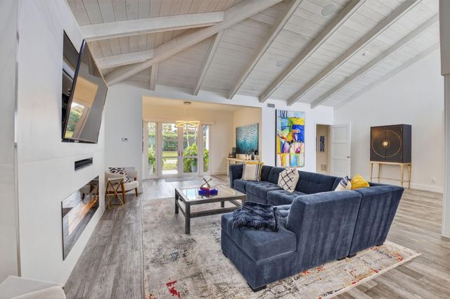 4869 Pineview Circle, Delray Beach, FL 33445