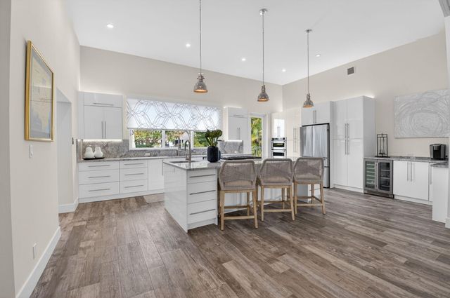 4869 Pineview Circle, Delray Beach, FL 33445