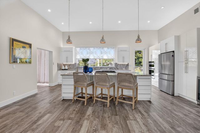 4869 Pineview Circle, Delray Beach, FL 33445