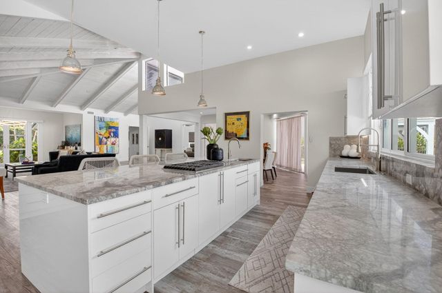 4869 Pineview Circle, Delray Beach, FL 33445