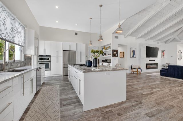 4869 Pineview Circle, Delray Beach, FL 33445