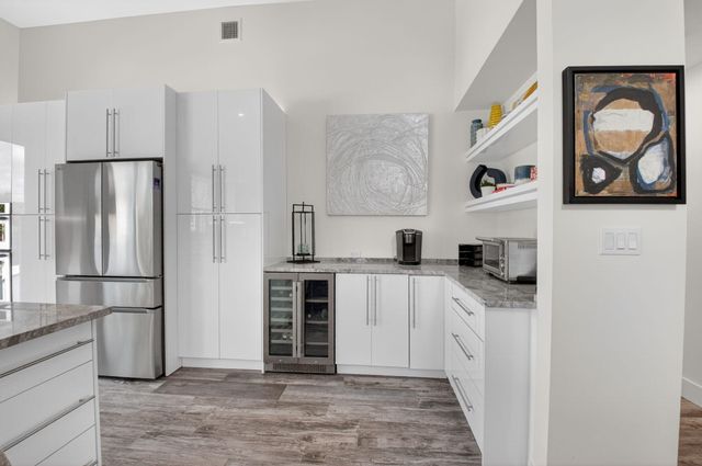 4869 Pineview Circle, Delray Beach, FL 33445