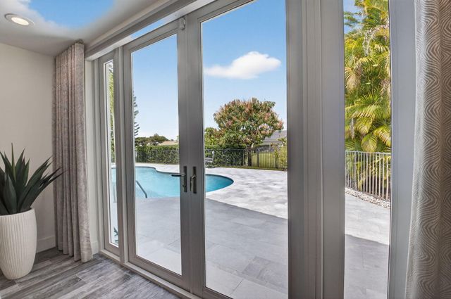 4869 Pineview Circle, Delray Beach, FL 33445