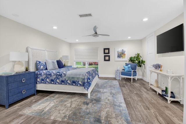 4869 Pineview Circle, Delray Beach, FL 33445