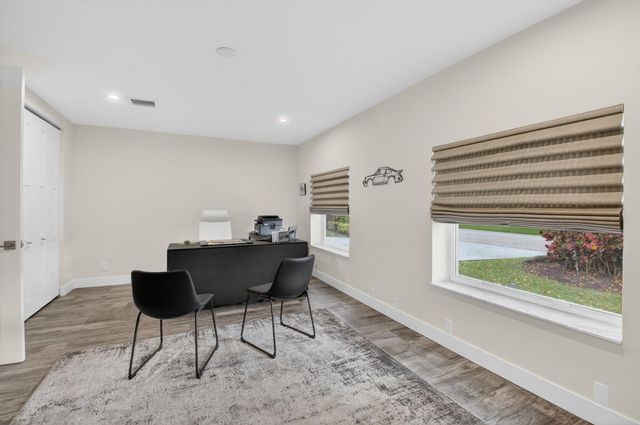 4869 Pineview Circle, Delray Beach, FL 33445