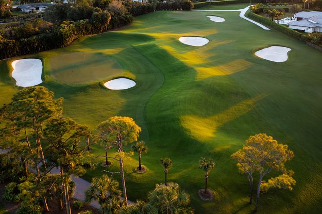 4869 Pineview Circle, Delray Beach, FL 33445