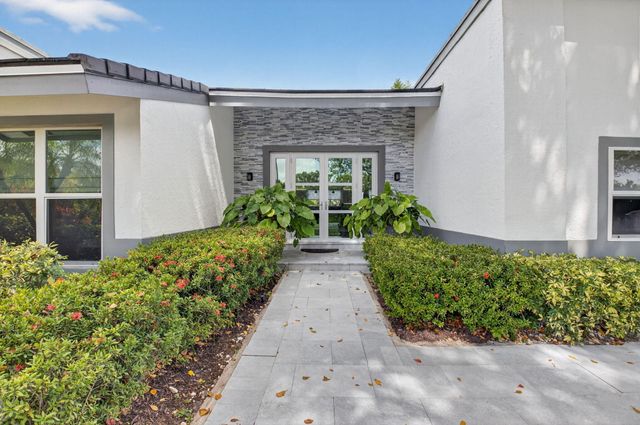 4869 Pineview Circle, Delray Beach, FL 33445